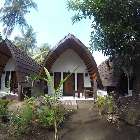 Hello Lumbung Homestay Gili Air Exterior photo