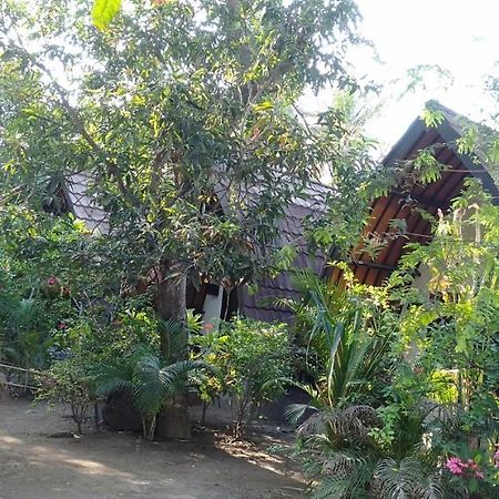 Hello Lumbung Homestay Gili Air Exterior photo